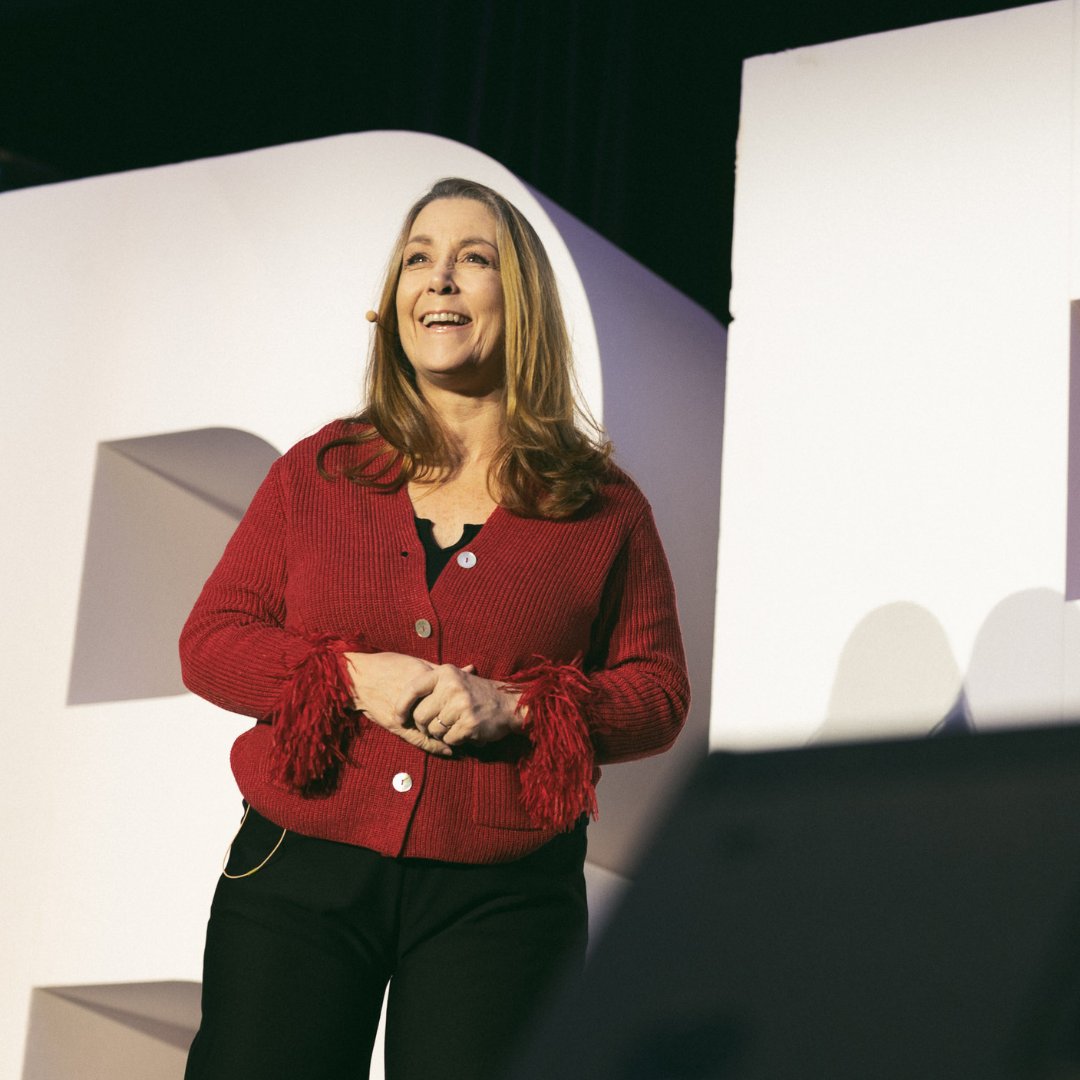 Tracy Goodwin speaking on stage